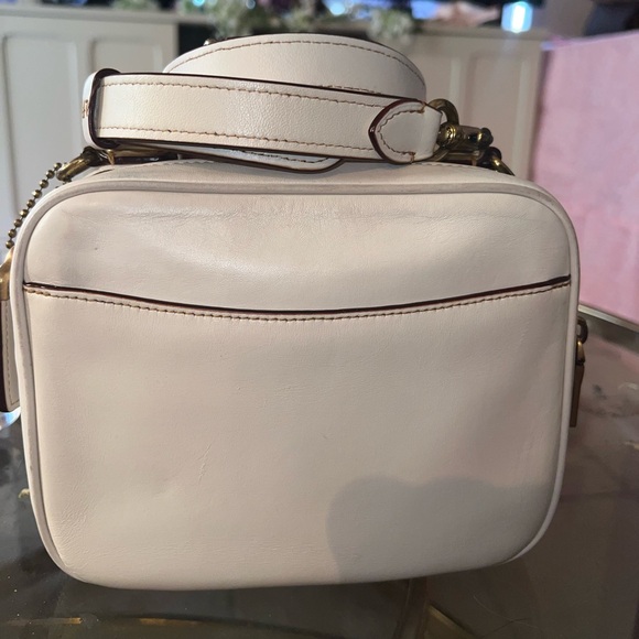 Coach Riley Lunchbox - Picture 2 of 4